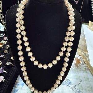 Elegant faux Pearl Necklace